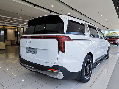 New KIA Carnival 2.2D Luxury 8S