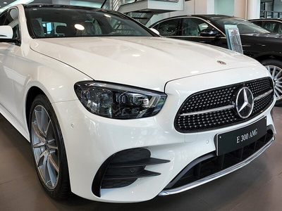 Mercedes Benz E 300 AMG 2025