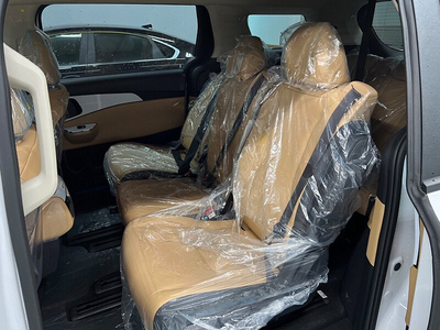 KIA Carnival 2.2D Luxury 8 chỗ