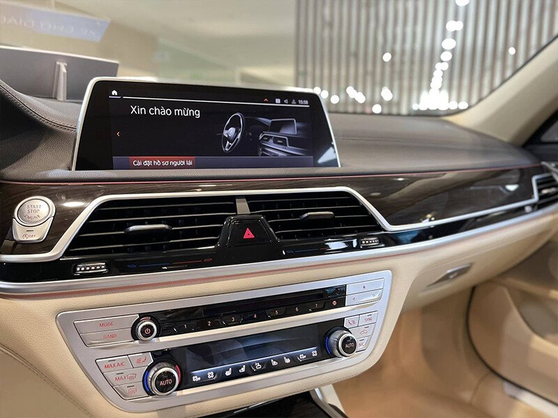 BMW 730Li Pure Excellence