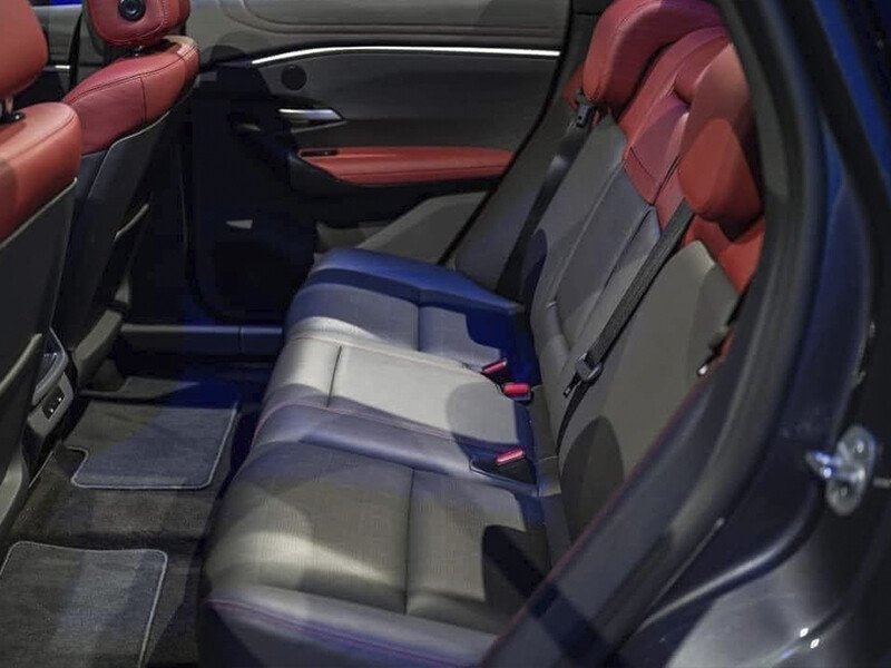 VinFast VF7 Eco