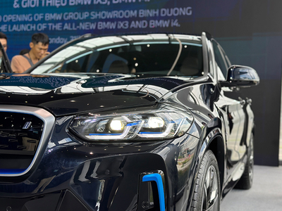 BMW iX3 2024