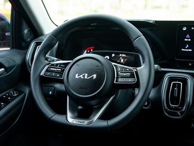 New KIA Sonet 1.5L AT