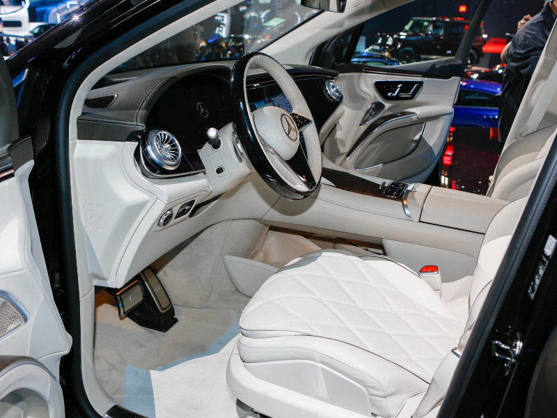 Mercedes-Maybach EQS 680 SUV