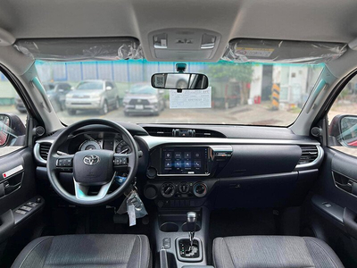 Toyota Hilux 2.4L 4x2 AT