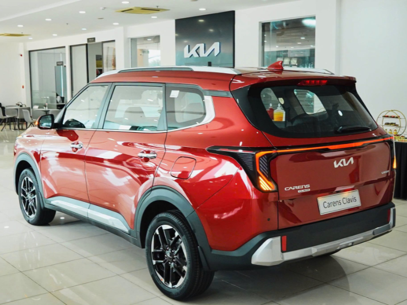KIA Carens Clavis 1.5G Luxury