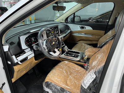 KIA Carnival 2.2D Luxury 8 chỗ