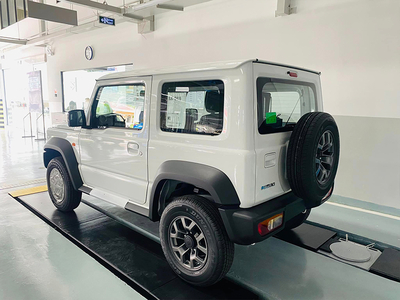 Suzuki Jimny (1 tông màu)