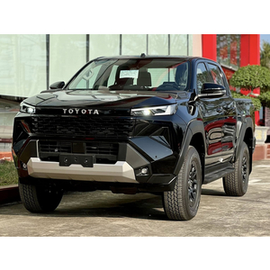 Toyota Hilux Standard 2.8L 4x2 MT