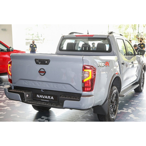 Nissan Navara 2WD Tiêu chuẩn