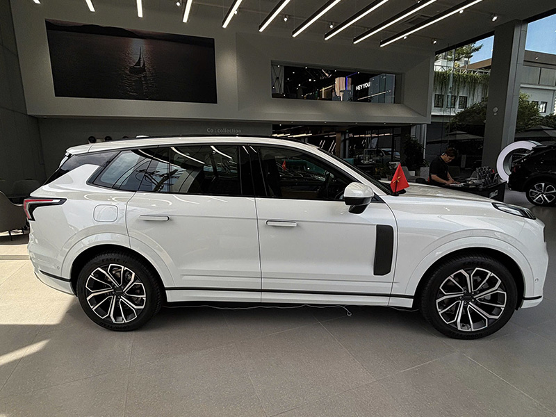Lynk & Co 09