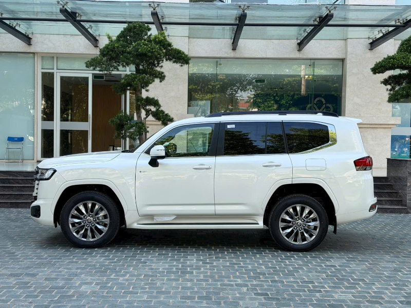 Toyota Land Cruiser HEV