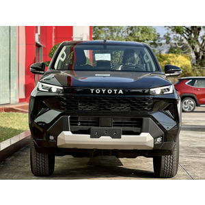 Toyota Hilux Standard 2.8L 4x2 MT