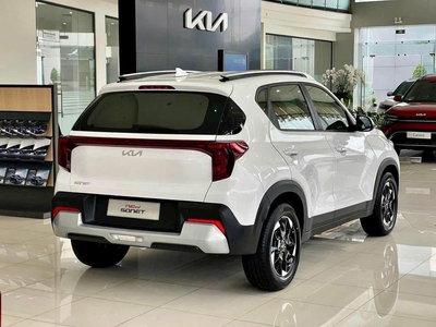 New KIA Sonet 1.5L AT