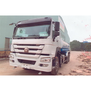 Xe téc nước 13 khối howo 3 chân phun tưới cây rửa đường