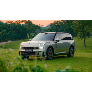 Lynk & Co 900