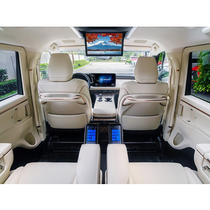 Lexus LM 500h (4 Chỗ)