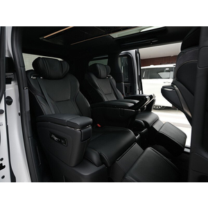Lexus LM 500h (6 Chỗ)