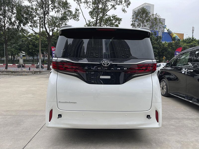 Toyota Alphard 2.4 Turbo