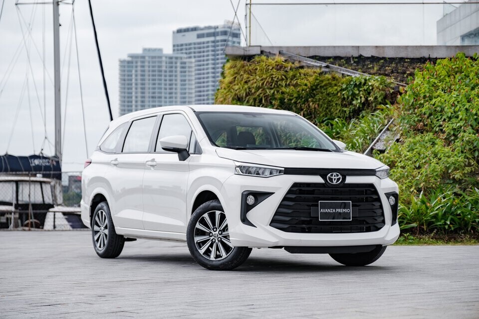 Toyota Avanza Premio MT