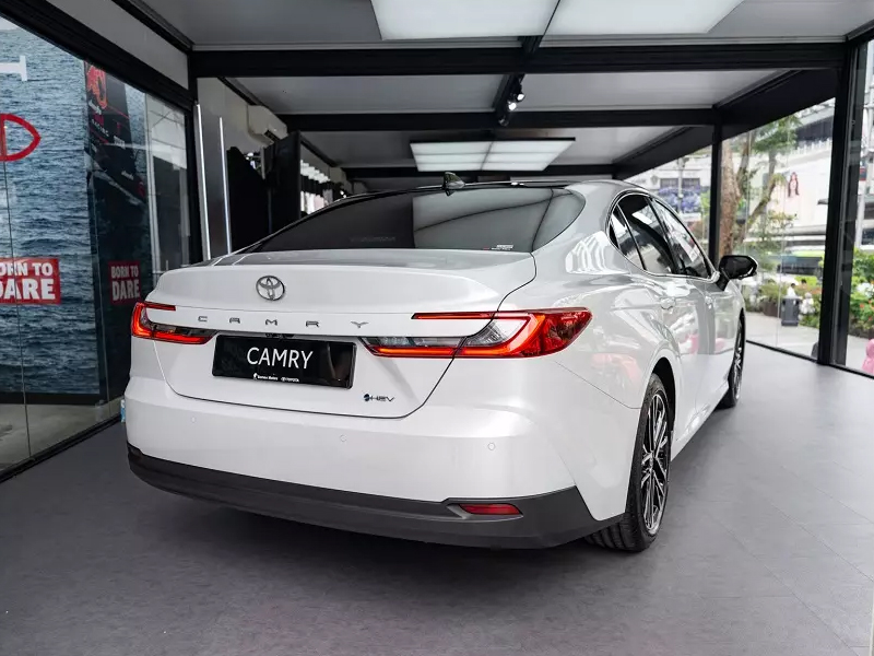 Toyota Camry 2.0Q