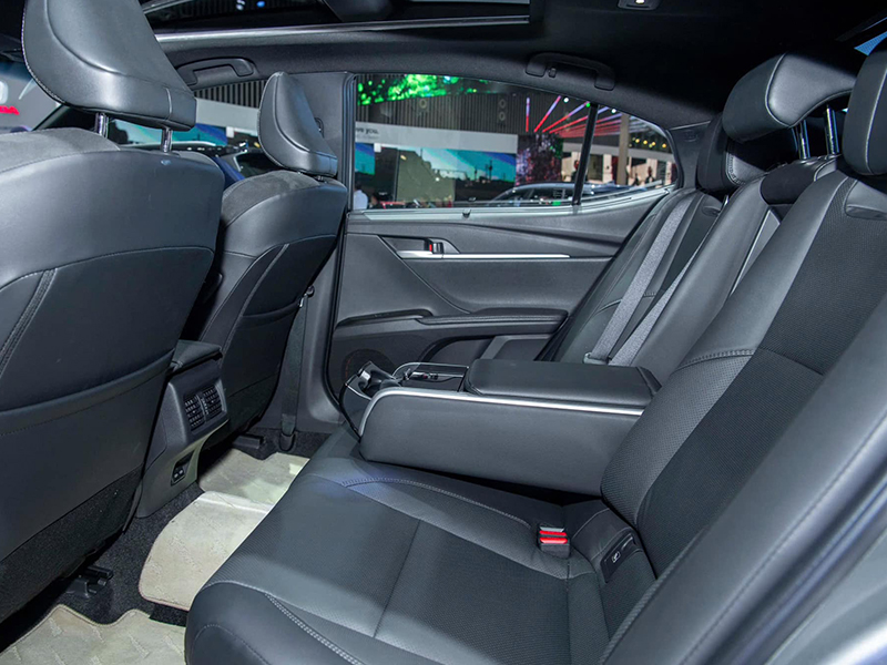 Toyota Camry 2.0Q