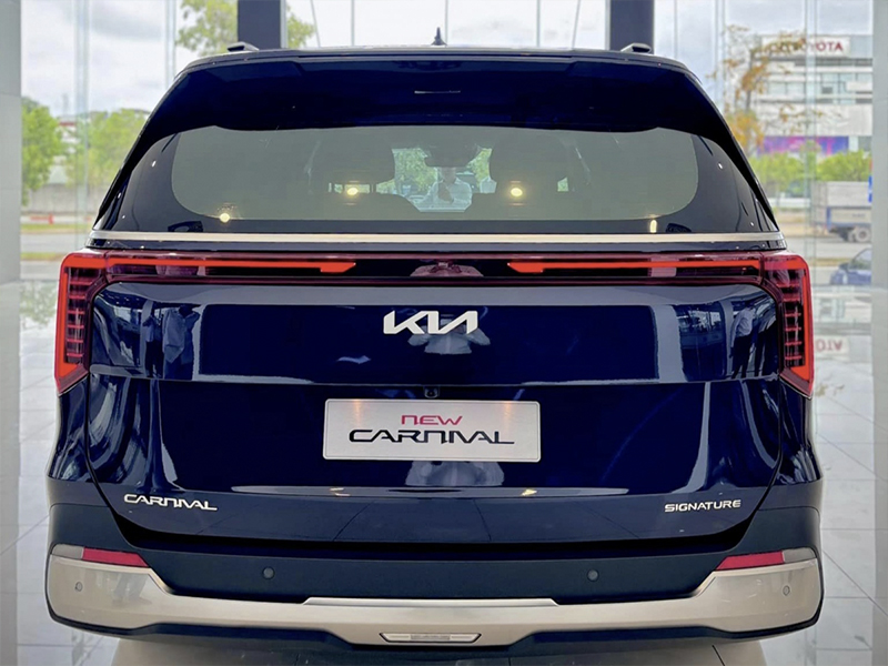 New KIA Carnival 2.2D Premium 7S