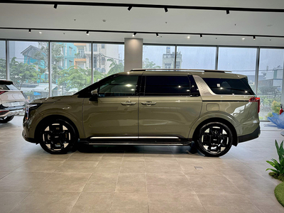 New KIA Carnival 2.2D Premium 8S