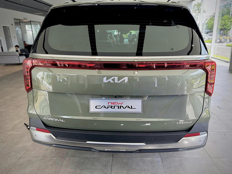 New KIA Carnival 2.2D Premium 8S