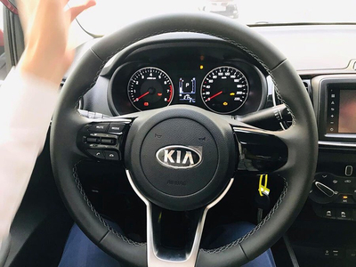 KIA Soluto MT