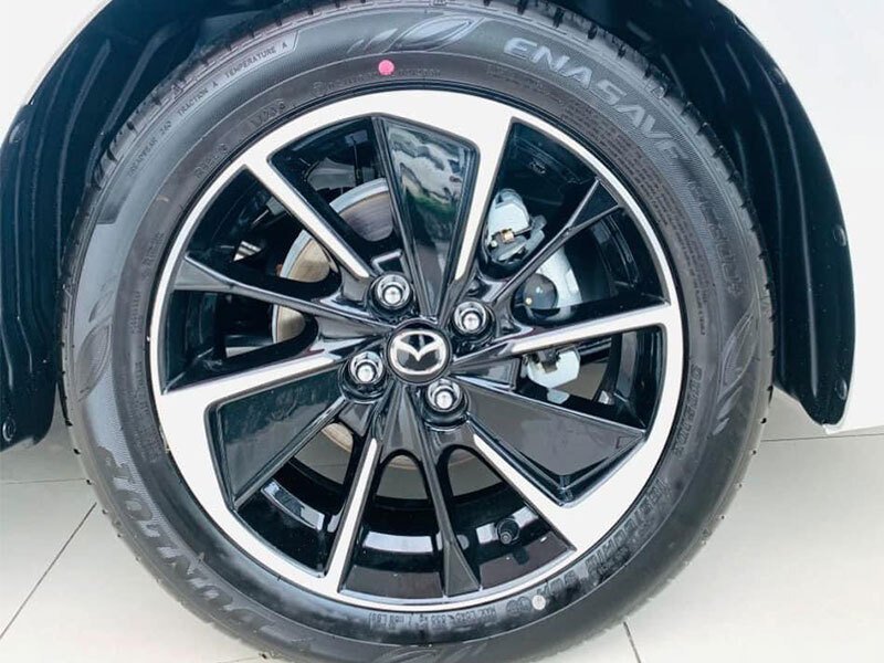 New Mazda 2 1.5 Luxury (E5)