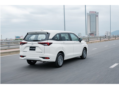 Toyota Avanza Premio MT