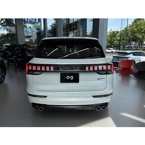 Lynk & Co 09