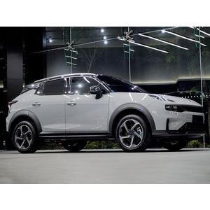 Lynk & Co 06