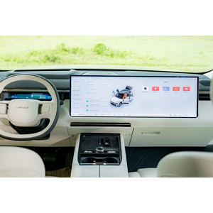 Lynk & Co 900