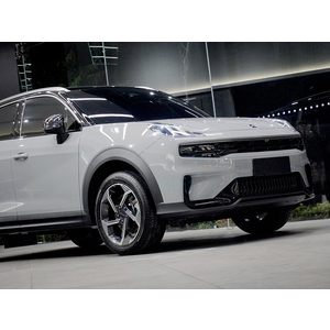 Lynk & Co 06