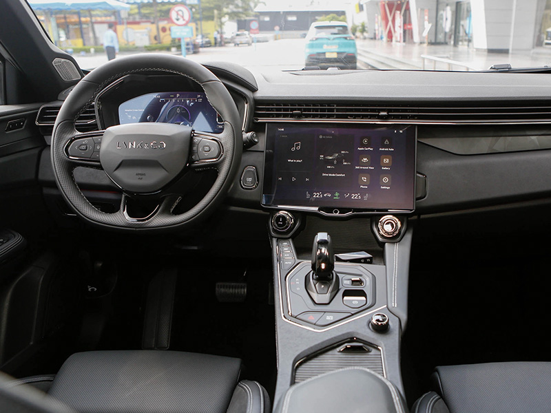 Lynk & Co 01