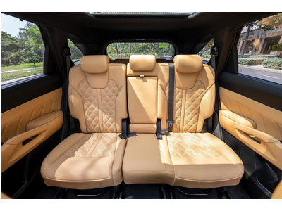 New KIA Sorento Signature 2.5G(7 ghế máy xăng nội thất màu nâu)