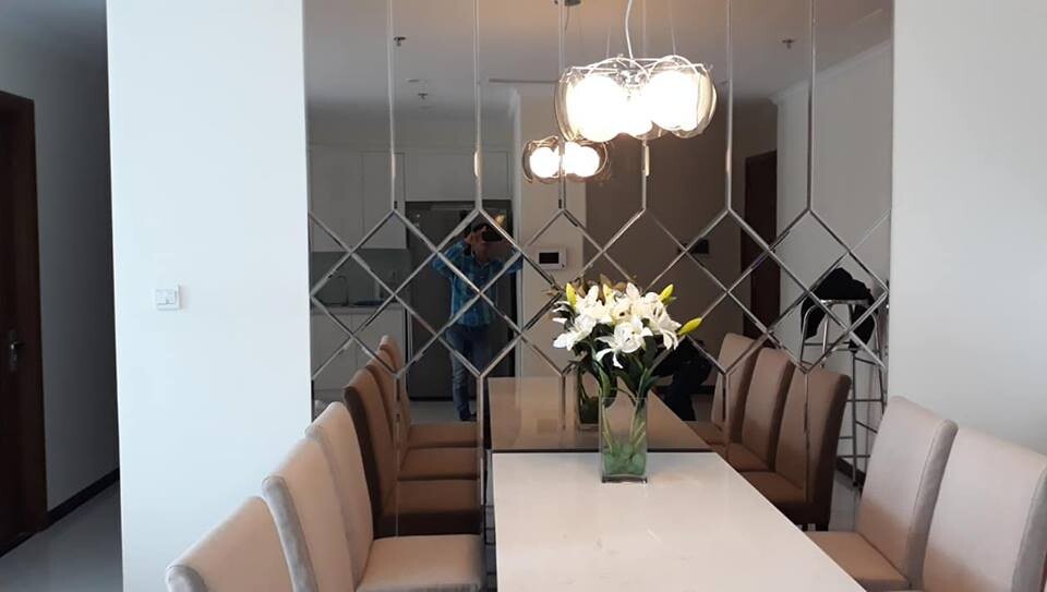 Kính Trang Trí Bàn Ăn