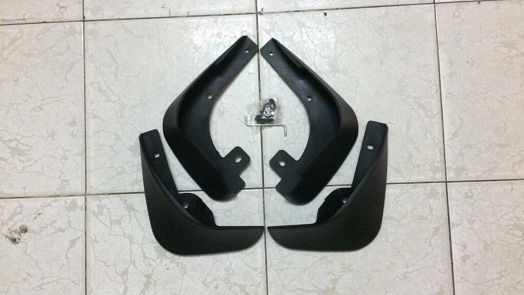 Bộ chắn bùn xe Suzuki Swift 1.3L 11-16