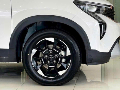 New KIA Sonet 1.5L AT