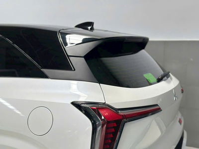 Mitsubishi Xforce Ultimate (2 Tone)