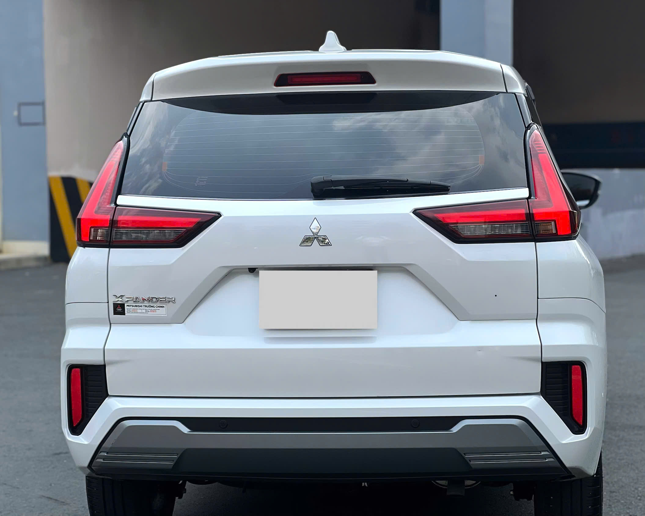 Mitsubishi Xpander 2023 Trắng | Odo 25.882 km | Biển 51L | Full Phụ Kiện | Giá 580 Triệu