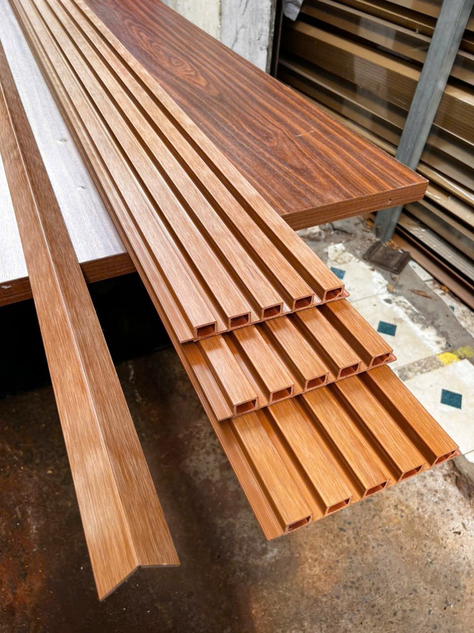 Tấm ốp phủ ASA 5 sóng gỗ nhựa SW-W175H20