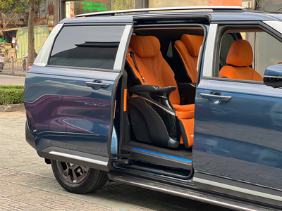 New Carnival 1.6T Signature 7S ( GHẾ VIP)