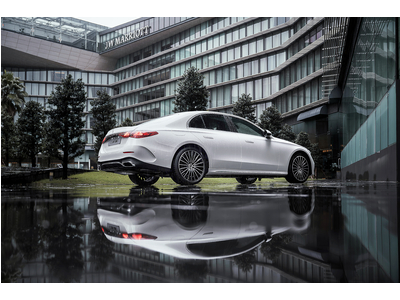 Mercedes Benz E 300 AMG 2025