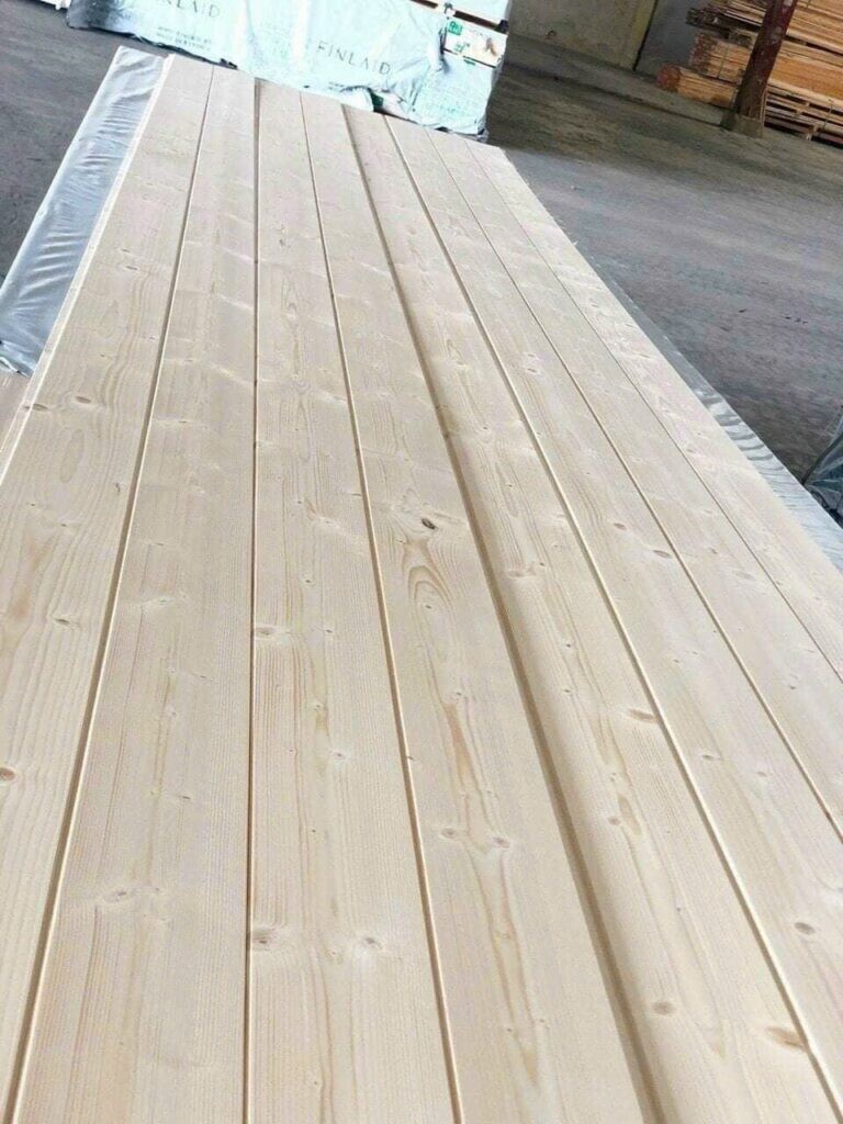 Tấm ốp gỗ thông lamri MỸ tại Hà Nội