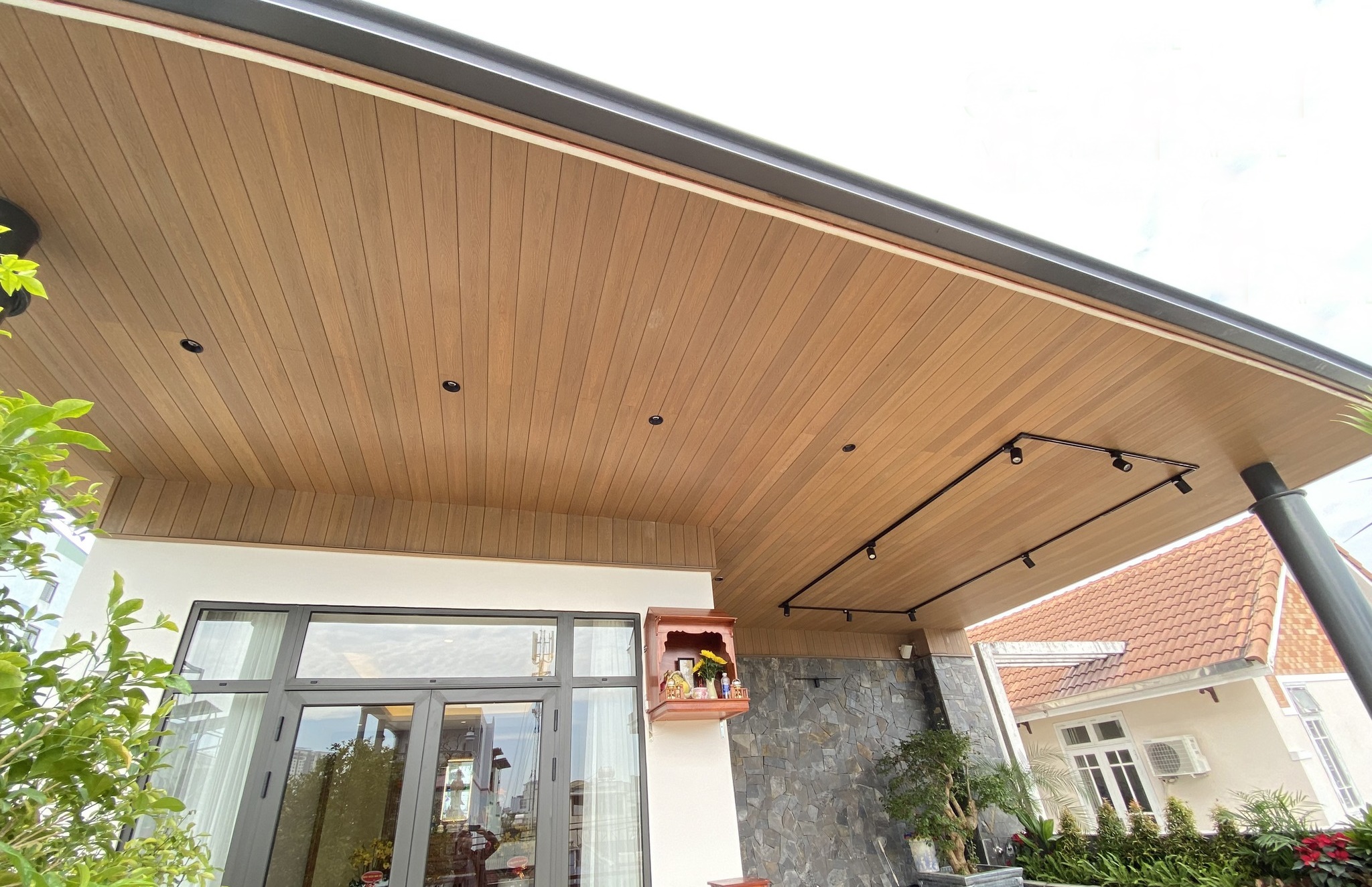 Tấm ốp gỗ nhựa SW-W139H16KV