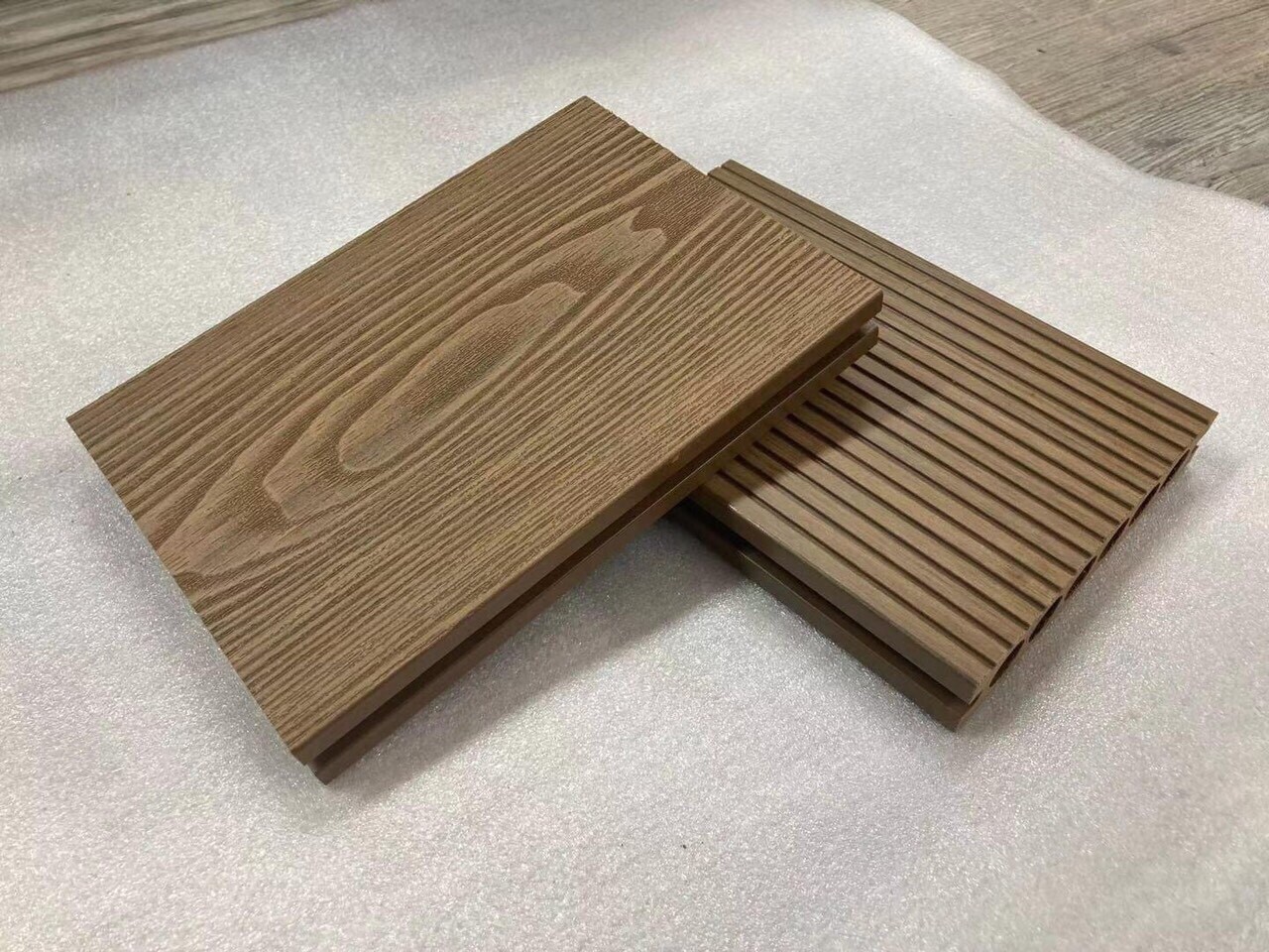 HT-D140H25 GỖ NHỰA NGOÀI TRỜI 3D LỖ TRÒN