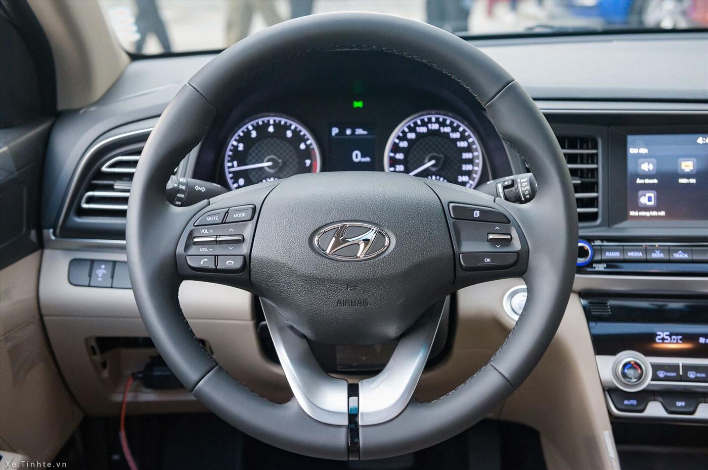 Hyundai Elantra 1.6 AT 2021
